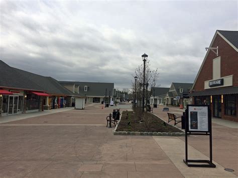Shops At Woodbury Common Premium Outlets Iucn Water