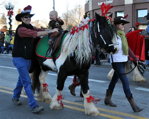 Braymere Custom Saddlery Ridden Horses In The Christmas Carriage Parade