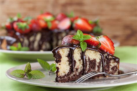 Nun den ofen auf ca. Zebra Kuchen mit Erdbeeren und Schokoglasur | Einfacher ...