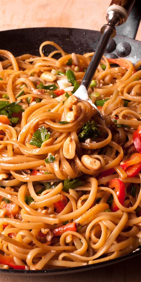 Easy Thai Noodles With Peanut Sauce Noodle Recipes Easy Asian Noodle