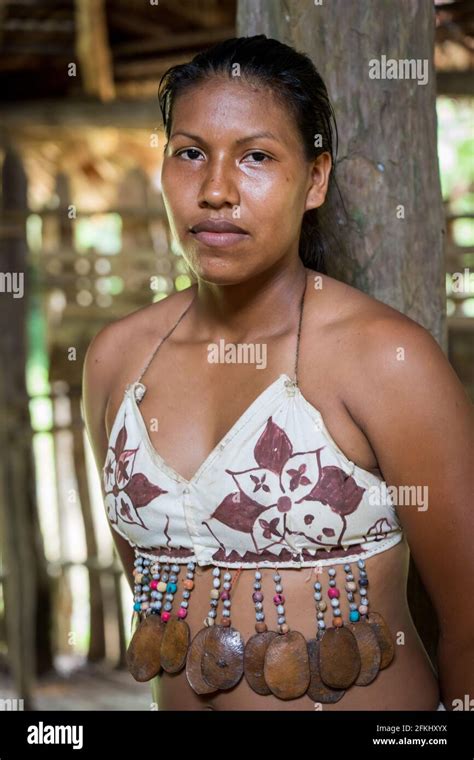 Tribu Nativa Del Amazonas Fotografías E Imágenes De Alta Resolución Página 3 Alamy