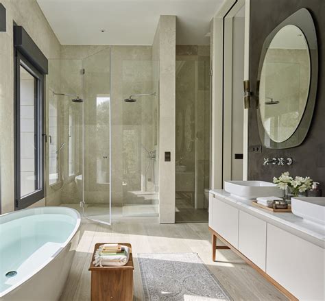 Las mamparas de ducha más bonitas de las que coger ideas para decorar tu baño moderno