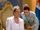 2004 The Princess Diaries. Julie Andrews and Anne Hathaway. | Princess ...