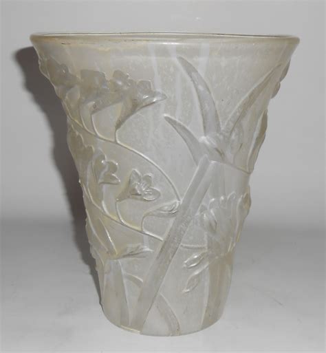 Phoenix Consolidated Art Glass Frosted Freesia Vase
