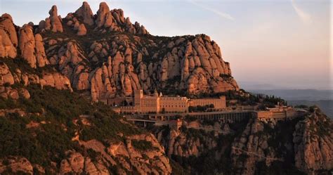 el monasterio y la montaÑa de montserrat