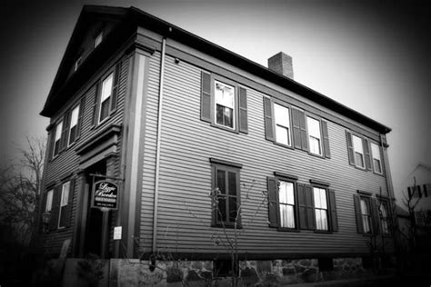 Lizzie Borden House Bed Breakfast Fall River MA Haunted Rooms America Fall River Fall