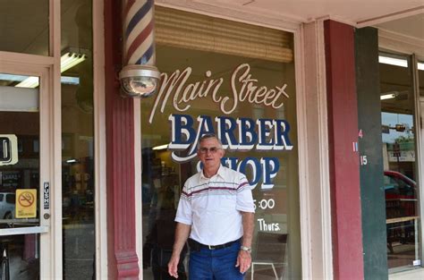 Lewisvilles Old Town Barber Shop Closes After More Than 40 Years