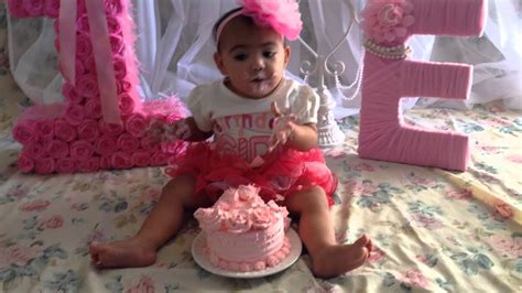 The first birthday has its own charm and cake smash photoshoot is an excellent way to mark it special and memorable. Homemade cake smash photo shoot - YouTube