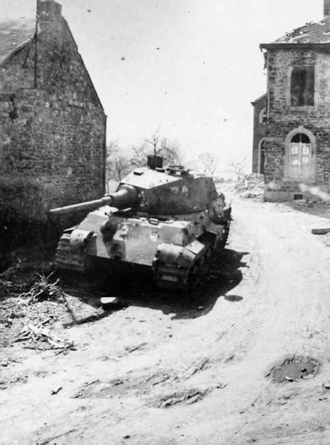 World War Ii In Pictures King Tiger Ii Lord Of The Battlefield