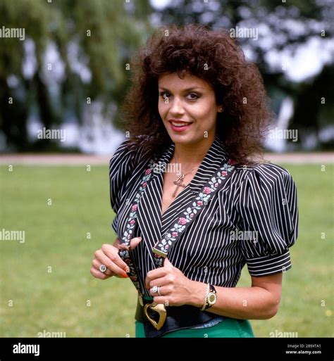 Monika Kaelin Schweizer Sängerin und Schauspielerin ca 1993 Swiss