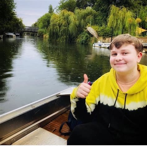 How Much Money Benjyfishy Makes On Youtube And Twitch Net Worth