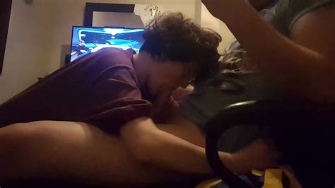 guy gets dicked sucked during a game xnxx