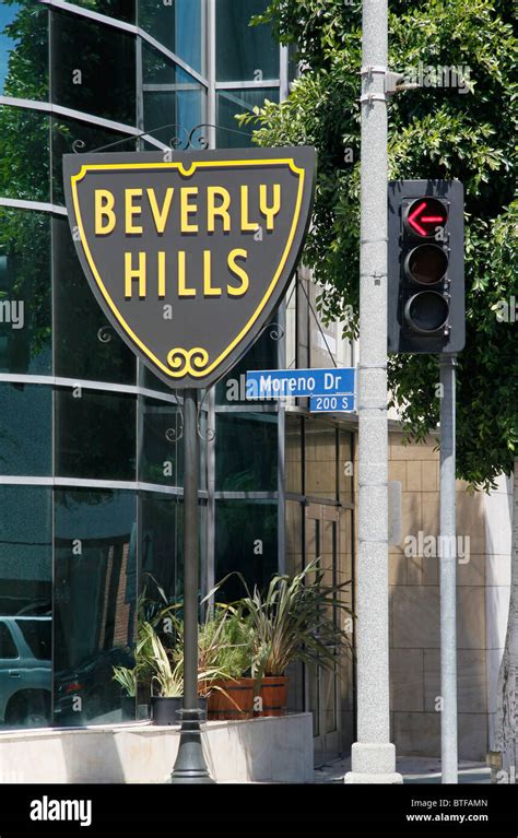 The Road Sign Marking The Town Boundary Of The Beverly Hills In Los