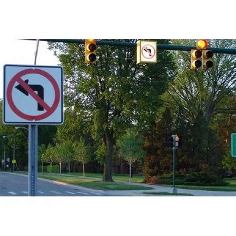 White And Red Aluminium Reflective Warning Traffic Sign Board For Road