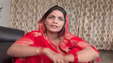 Kanpur Dehat Police Serve Notice To Bhojpuri Singer Neha Singh Rathore Over ‘satirical Song