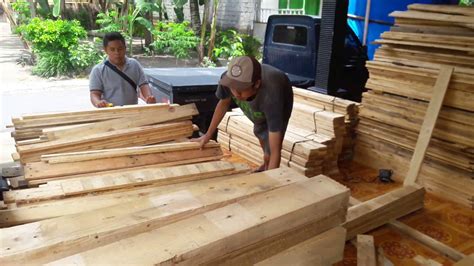 Bahan baku kayu solid memang banyak diminati. Stok Kayu Jati Belanda melimpah | Kerajinan kayu Jati ...
