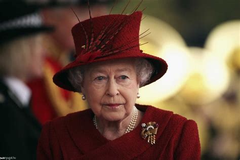 Összeszedtünk egy rakás érdekességet a két királynő. II. Erzsébet királynő nehéz szívvel engedélyezte az ...