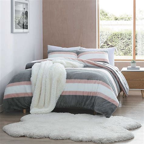 Ugg Keily Polar Faux Fur 3 Piece Comforter Set Bed Bath And Beyond
