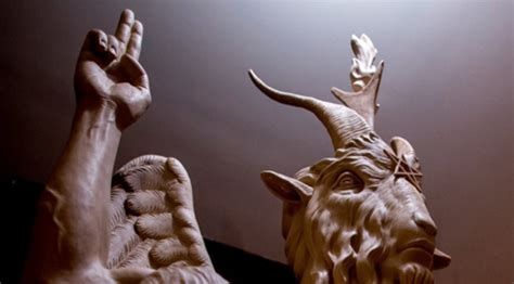 Satanic Temple Unveils Baphomet Statue Protesters Say Satan Has No