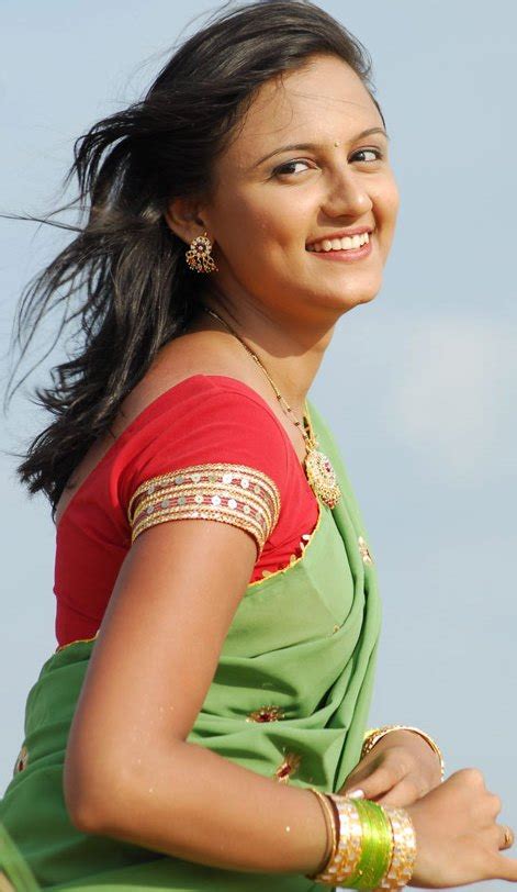 Xciteearning South Indian Actress Deepthi In Half Saree