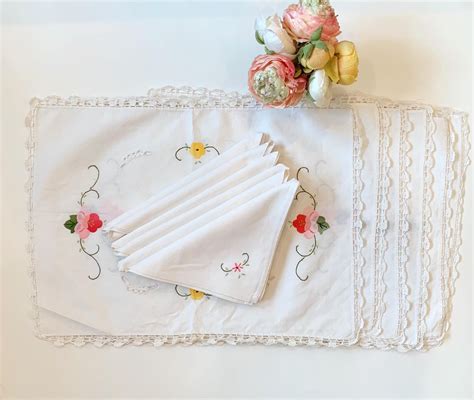 Vintage Floral Embroidered Placemat And Napkin Set Set Of 6 Etsy