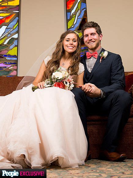 Jessa Duggar And Ben Seewald Are Married See Her Wedding Dress Photo