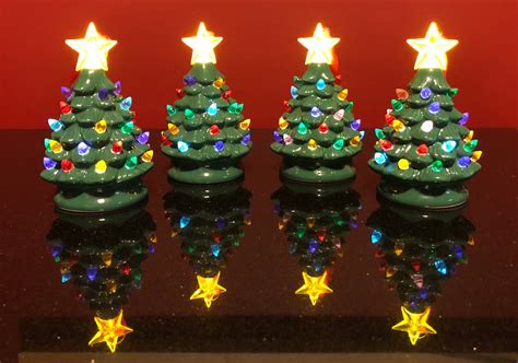 Holiday And Seasonal Décor Christmas Set Of 4 Mini Nostalgic Tree