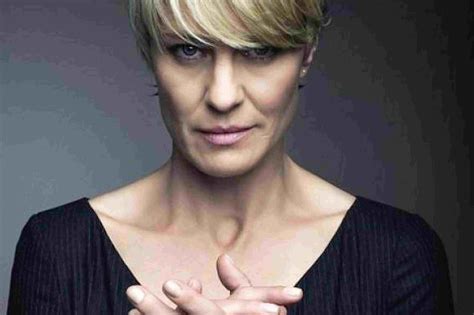 She is the wife of the show's protagonist frank underwo. Hair Claire Underwood Style - burnsocial