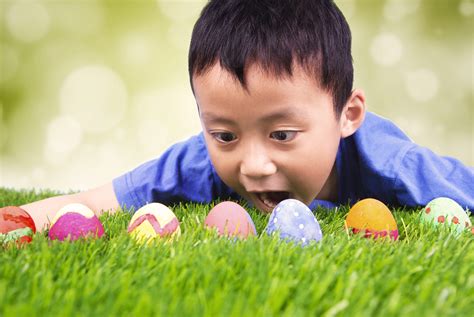 The easter bonnet may be out of style, but spring accessories like pastel jewelry, pony tail holders, headbands and even colorful tutus are quite popular with little girls. Here are 10 places where you can take your kids to hunt ...