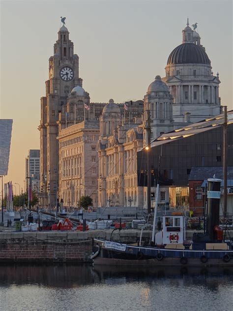 Liverpoolliver Buildingportenglandplaces Of Interest Free Image