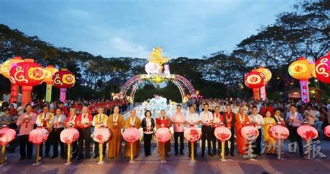 Malaysia's multiculturalism and diversity in their ethnic groups and religion create a lot of events and celebrations. Dong Zen Temple in Malaysia launches 20-day Chinese New ...