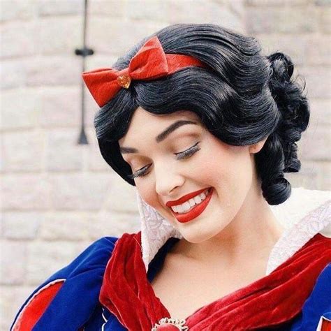 Pin By Caitlin On Aes Disney Snow White Hair Snow White Makeup Snow White Disney