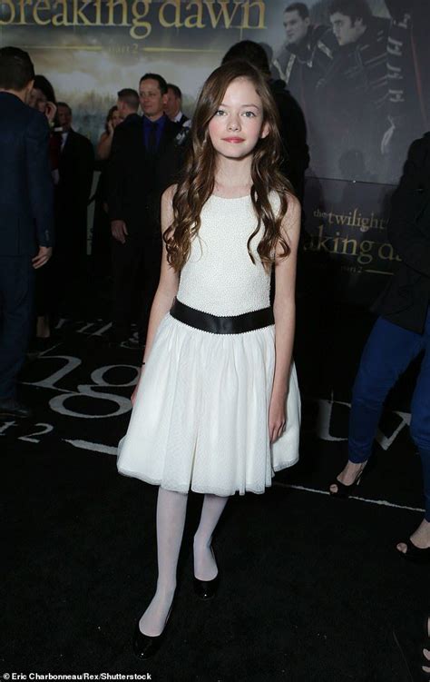 Twilights Mackenzie Foy 19 Is All Grown Up In Photoshoot For Flaunt