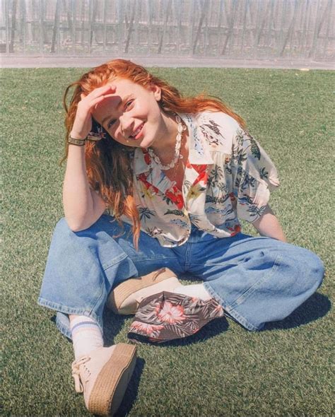 Sadie Photographed For The Pull And Bear Campaign 2019 Rsadiesink