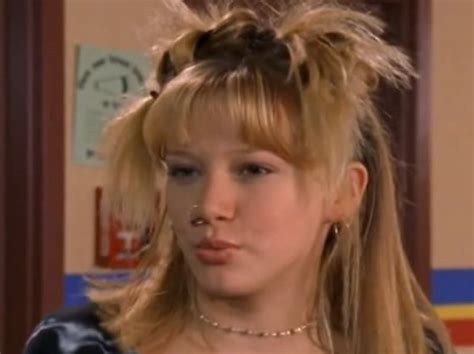 9 Outdated Lizzie Mcguire Outfits Because Her On Point Preteen Style