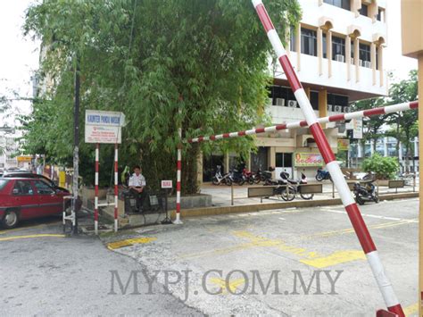 Pay your electricity bill at the tnb branch listed below. Kedai Tenaga (TNB) Petaling Jaya, Section 52, PJ New Town ...