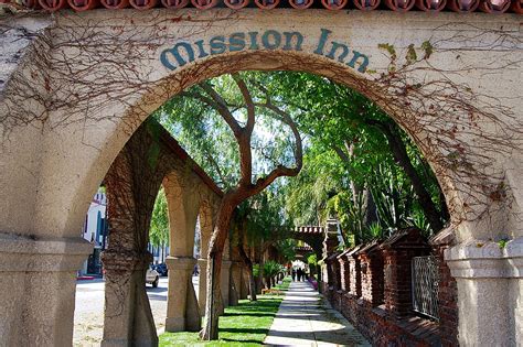 Downtown Riverside | Destinations and Events | Metrolink
