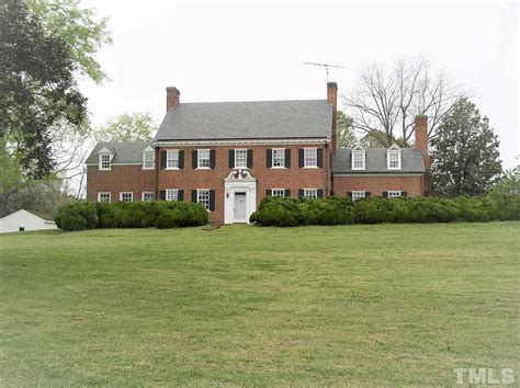 Deal of the Day!! 5,000 square feet. Circa 1935. Two acres in Virginia