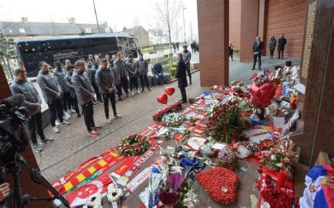 Liverpool Teams Pay Tribute To Hillsborough 96 On 30th Anniversary Of