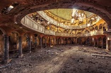 Abandoned Buildings: Photographer shows us a glimpse of the end of the ...