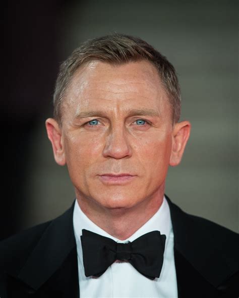 Watch daniel craig tease his possible return as james bond news briefs: Sexy Daniel Craig Pictures | POPSUGAR Celebrity UK Photo 11