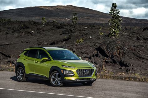 Chevrolet's new bolt euv carries. Hyundai Kona Electric Crossover Might Have 242-Mile (390 ...