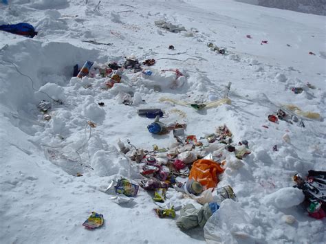 Dead bodies on the route and in tents at camp 4. Over 200 Dead Bodies on Mount Everest: Over 200 Dead ...