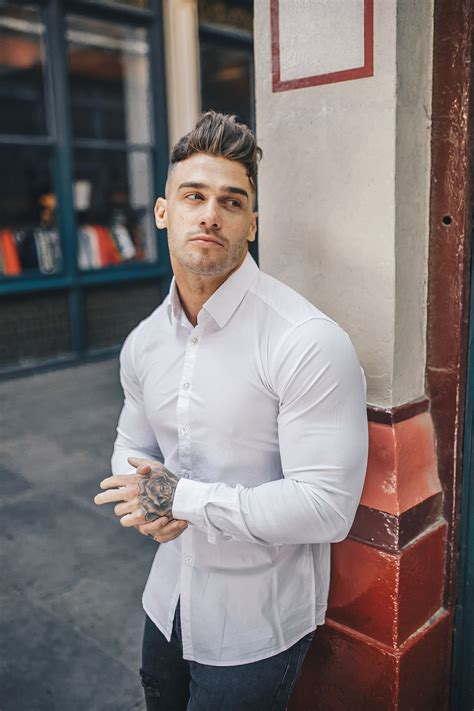White Muscle Fit Shirt Shop Our Exclusive Range Of Shirts For Men With A Tapered Fit The
