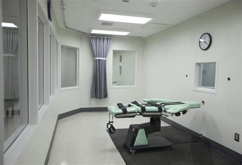 Us California Suspends Death Penalty Human Rights Watch