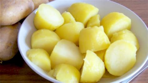 Cook on full power in the microwave for 5 minutes. Howto: Cook/ Boil Potatoes In a Microwave! (Easy & Simple ...