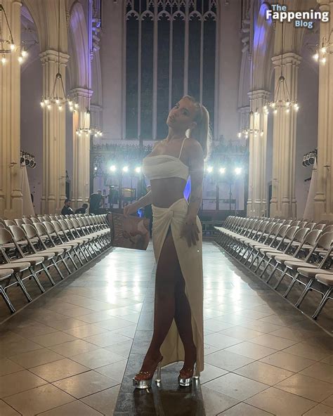 Tammy Hembrow Looks Sensational In White At Oh Polly London Fashion Week Show Photos