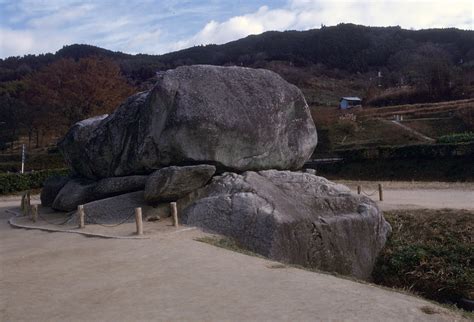 飛鳥の巨石文明 使用目的不明の巨石群／世界の新七不思議｜webムー 世界の謎と不思議のニュース＆考察コラム