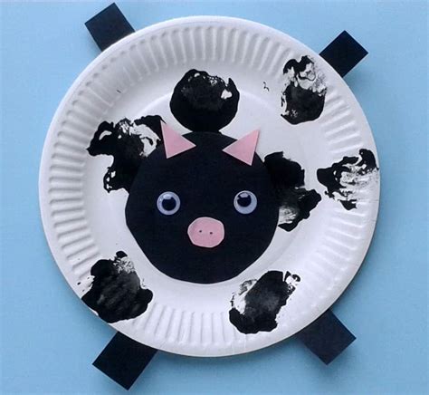 Crafts for Toddlers - Paper Plate Baby Farm Animals - Mess for Less