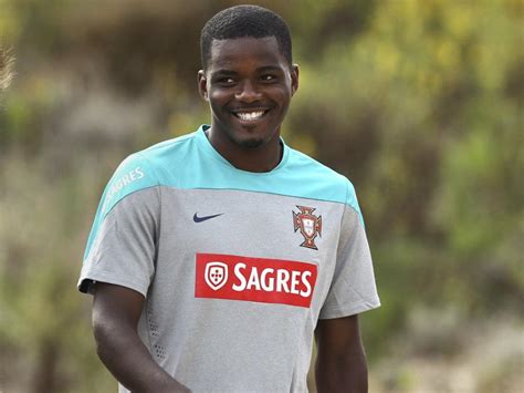 Norwich city are in talks with real betis over signing portugal midfielder william carvalho. Sporting compra a totalidade do passe de William Carvalho ...